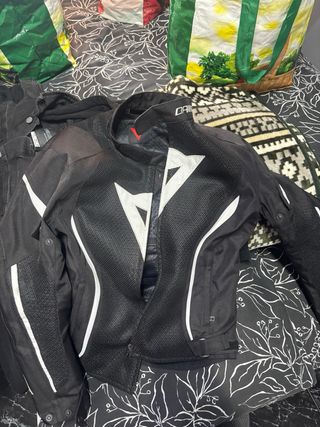 Chaqueta de moto Dainese negra