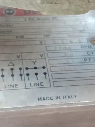 Sierra Radial Industrial DeWalt con Mesa