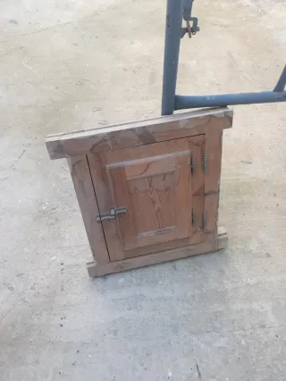 Ventana de madera pequeña