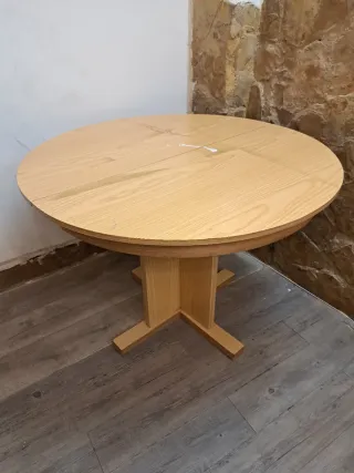 Mesa redonda extensible para 6 personas