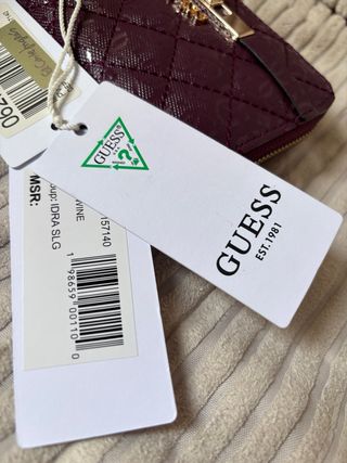 Monedero Guess morado mediano