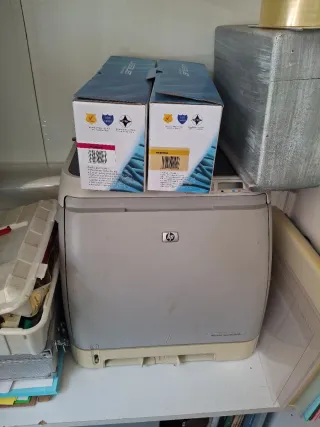 Impresora HP Color LaserJet 2600n + Toner