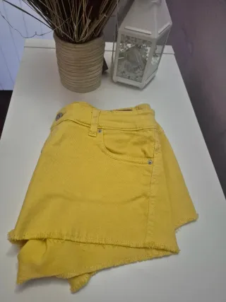 Shorts vaqueros amarillos Seven Sisters