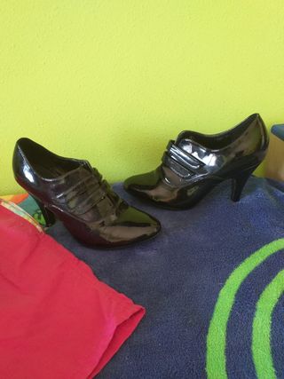Zapatos charol tacón n37