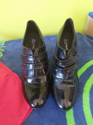 Zapatos charol tacón n37