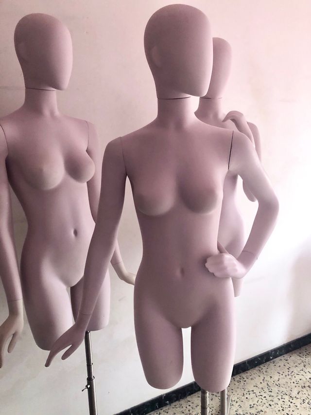 Maniquíes con base