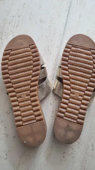 Sandalias doradas talla 38