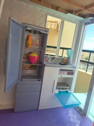 Casa di Barbie con mobili e accessori