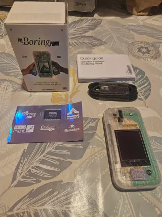 Teléfono Boring Heineken x Bodega