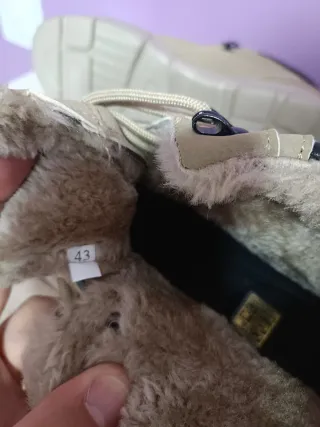 Botas de seguridad beige y negras