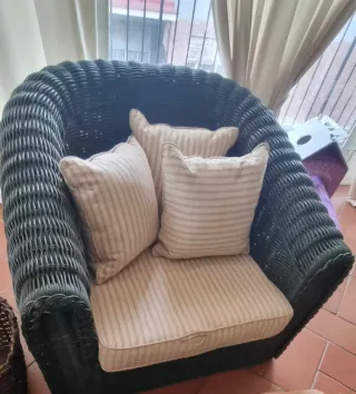 Conjunto sillones mimbre y mesa