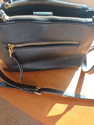 Bolso beig con cremallera dorada