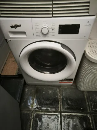 Regalo Lavadora Whirlpool 9 kg con tambor roto.