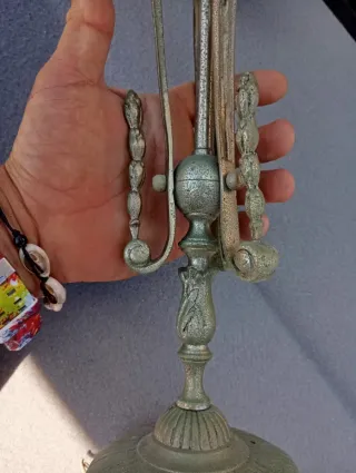 Lámpara de metal y cristal