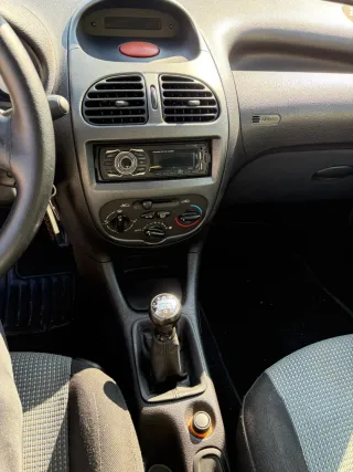 Peugeot 206 2003