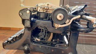 Máquina de escribir Continental Orbis S-A