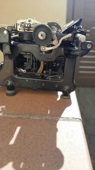 Máquina de escribir Continental Orbis S-A