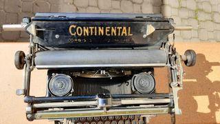 Máquina de escribir Continental Orbis S-A