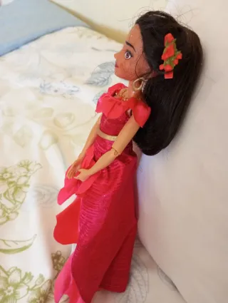 Muñeca Elena de Avalor que canta