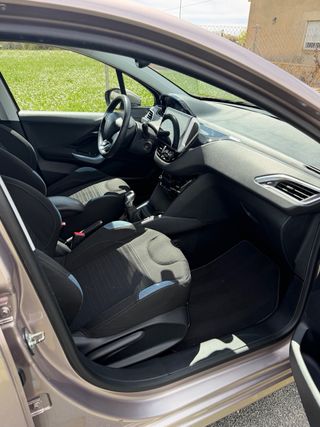 Peugeot 208 2012 5P AULLURE EH