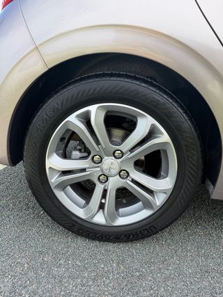 Peugeot 208 2012 5P AULLURE EH