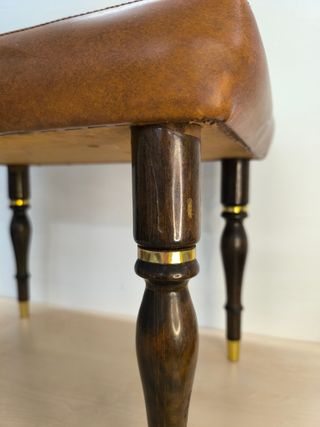 Banqueta vintage tapizada madera y cuero