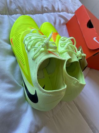 Botas de fútbol Nike Phantom (Neón)