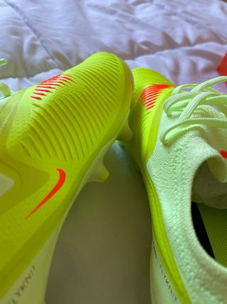 Botas de fútbol Nike Phantom (Neón)