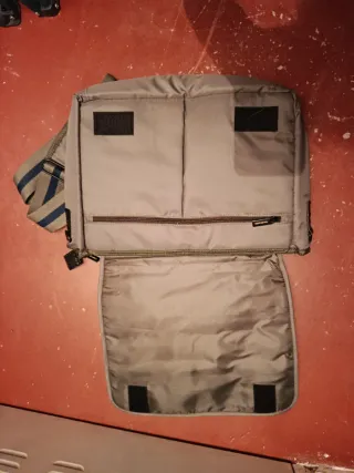 Maletín ECOALF gris para viaje