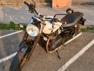 Triumph Street Twin Moto Naked