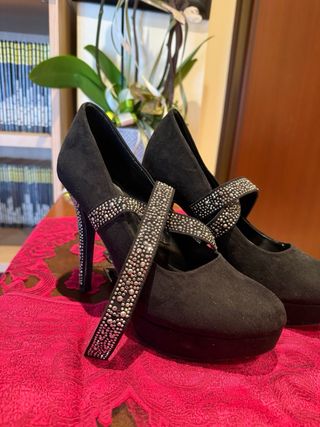 Scarpe eleganti nere scamosciate Tg. 39