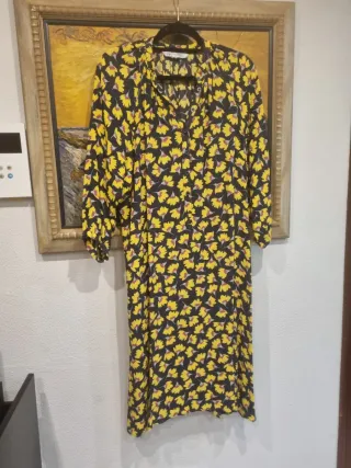 Vestido ZARA floral amarillo y negro
