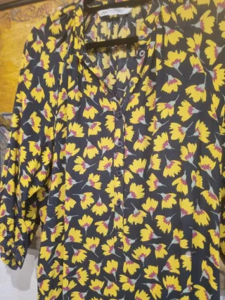 Vestido ZARA floral amarillo y negro