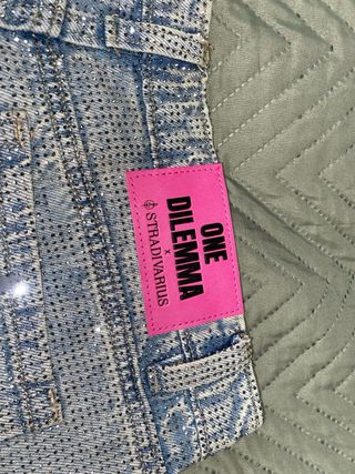Pantalones Stradivarius plateados brillantes