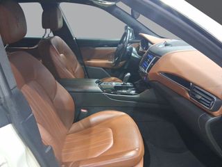 Maserati Levante V6 275 HP D AWD