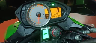 Kawasaki Z750 Naked Negra y Verde