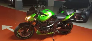 Kawasaki Z750 Naked Negra y Verde