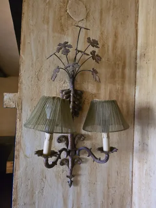 Lámpara de pared rústica metal y tela