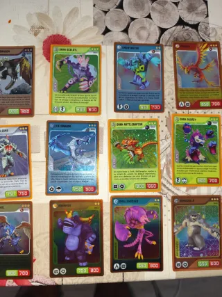 Lote 18 cartas Invizimals especiales
