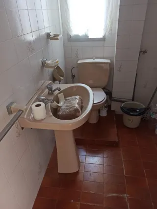 Gratis puertas, armario y sanitarios