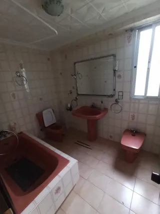 Gratis puertas, armario y sanitarios