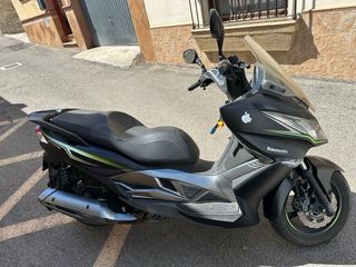 Kawasaki J125 Negra y Verde
