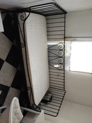 Cama de hierro forjado negra