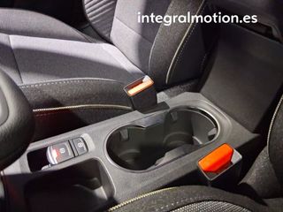 Mitsubishi Grandis 180 HEV Kaiteki