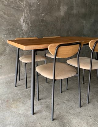 Mesa comedor + 4 sillas - NUEVO, A ESTRENAR!!