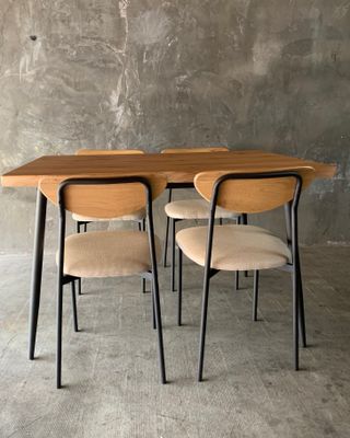 Mesa comedor + 4 sillas - NUEVO, A ESTRENAR!!