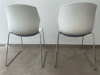 Sedie di design in metallo e plastica