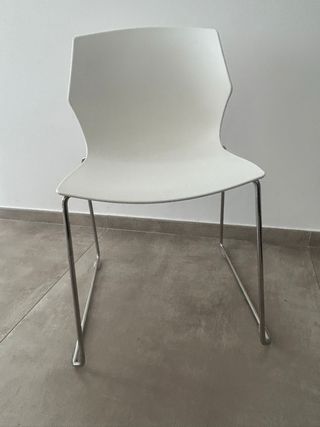 Sedie di design in metallo e plastica