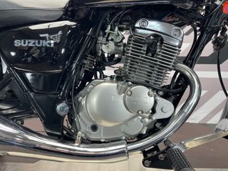 Suzuki Marauder 125 Negra