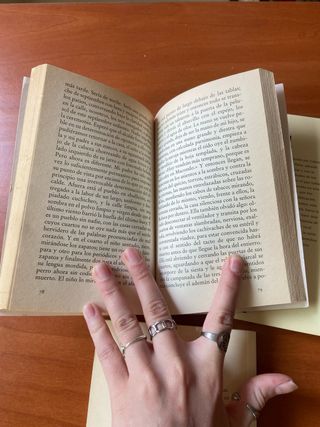 El coronel no tiene quien le escriba/La Hojarasca
